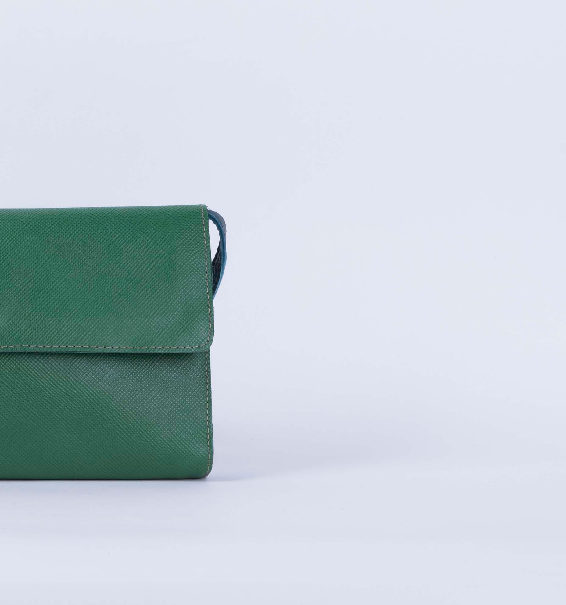 Isabell saffiano verde - pochette in pelle verde - Marta Ray