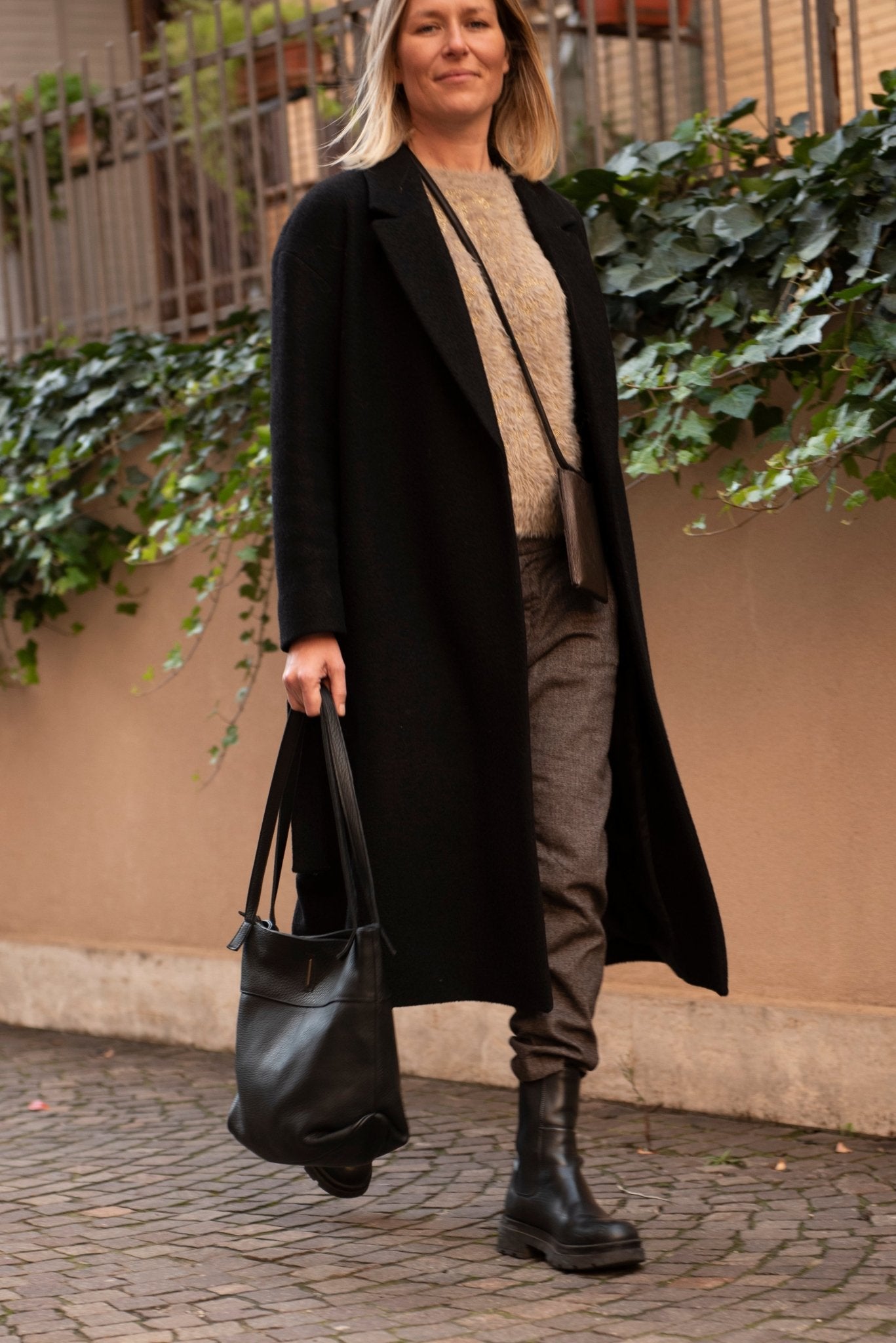 Julie martellato nero - borsa a spalla grande in pelle nera - Marta Ray