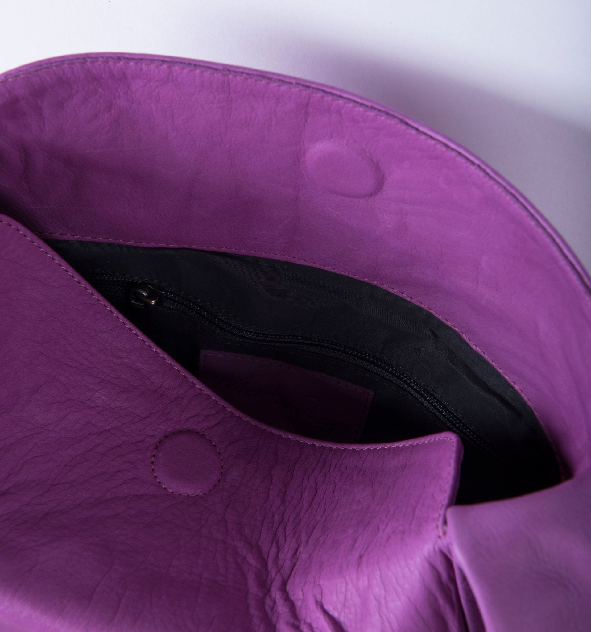 Kaori mousse bouganville - borsa a spalla media in pelle con nodo viola - Marta Ray