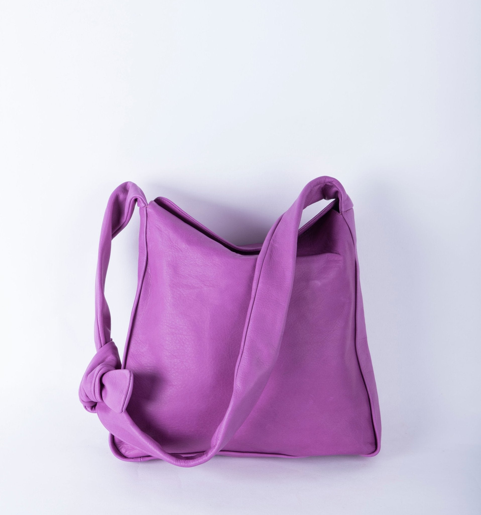 Kaori mousse bouganville - borsa a spalla media in pelle con nodo viola - Marta Ray