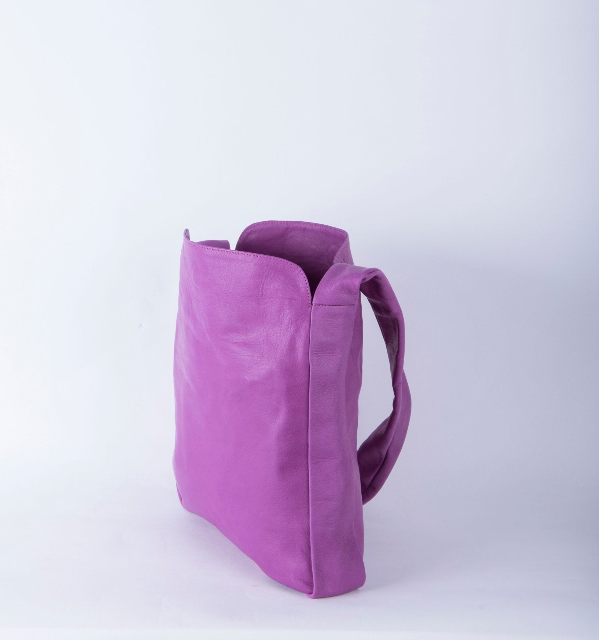 Kaori mousse bouganville - borsa a spalla media in pelle con nodo viola - Marta Ray