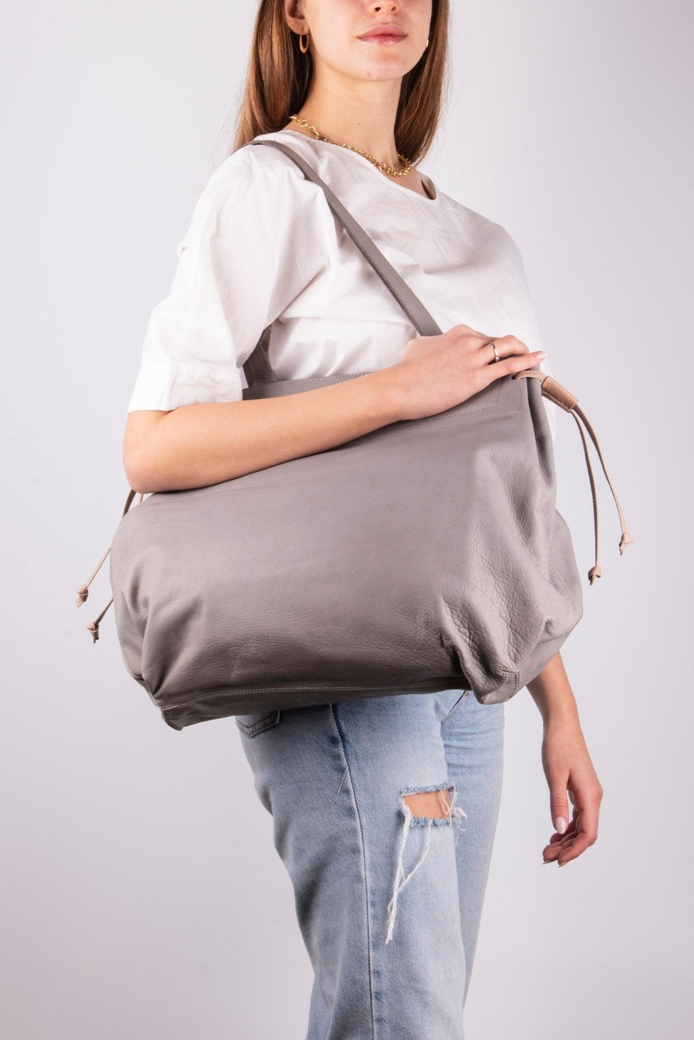 Karen mousse perla akoya mudo - borsa grande tracolla in pelle grigia - Marta Ray