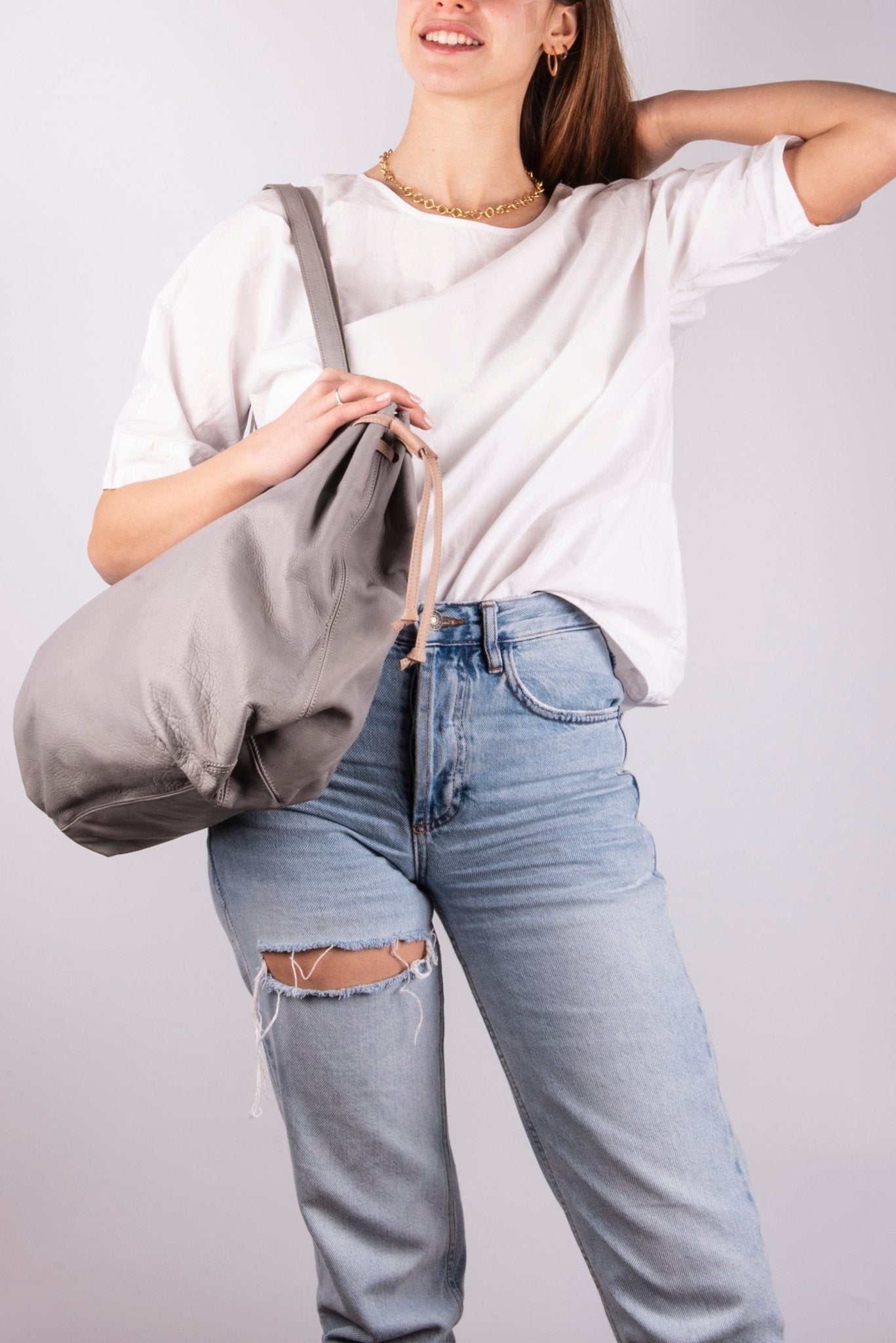 Karen mousse perla akoya mudo - borsa grande tracolla in pelle grigia - Marta Ray