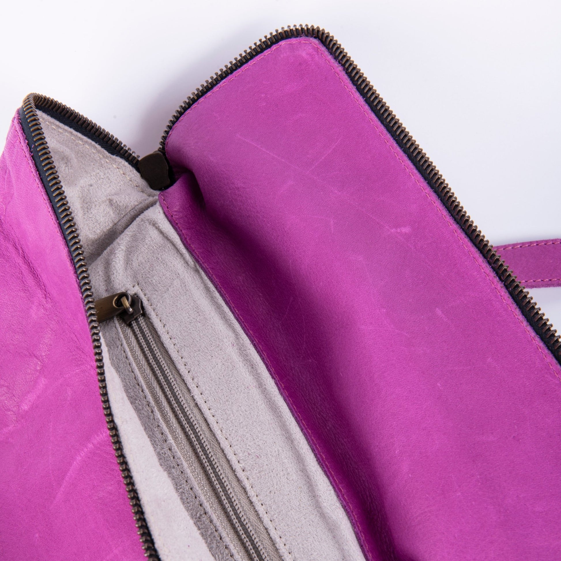 Kyo mousse bougaville - borsa marsupio in pelle viola - Marta Ray