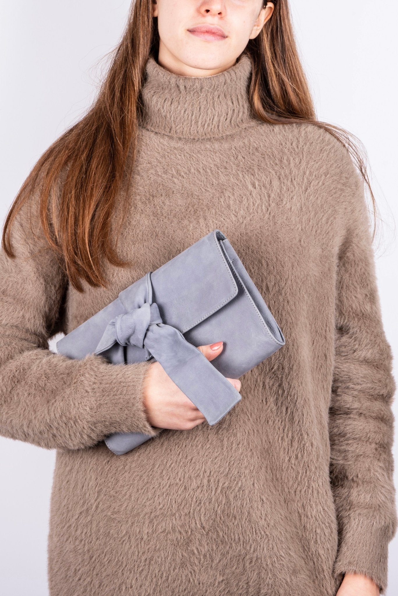 Larissa long beach indaco - pochette con tracolla in pelle viola - Marta Ray