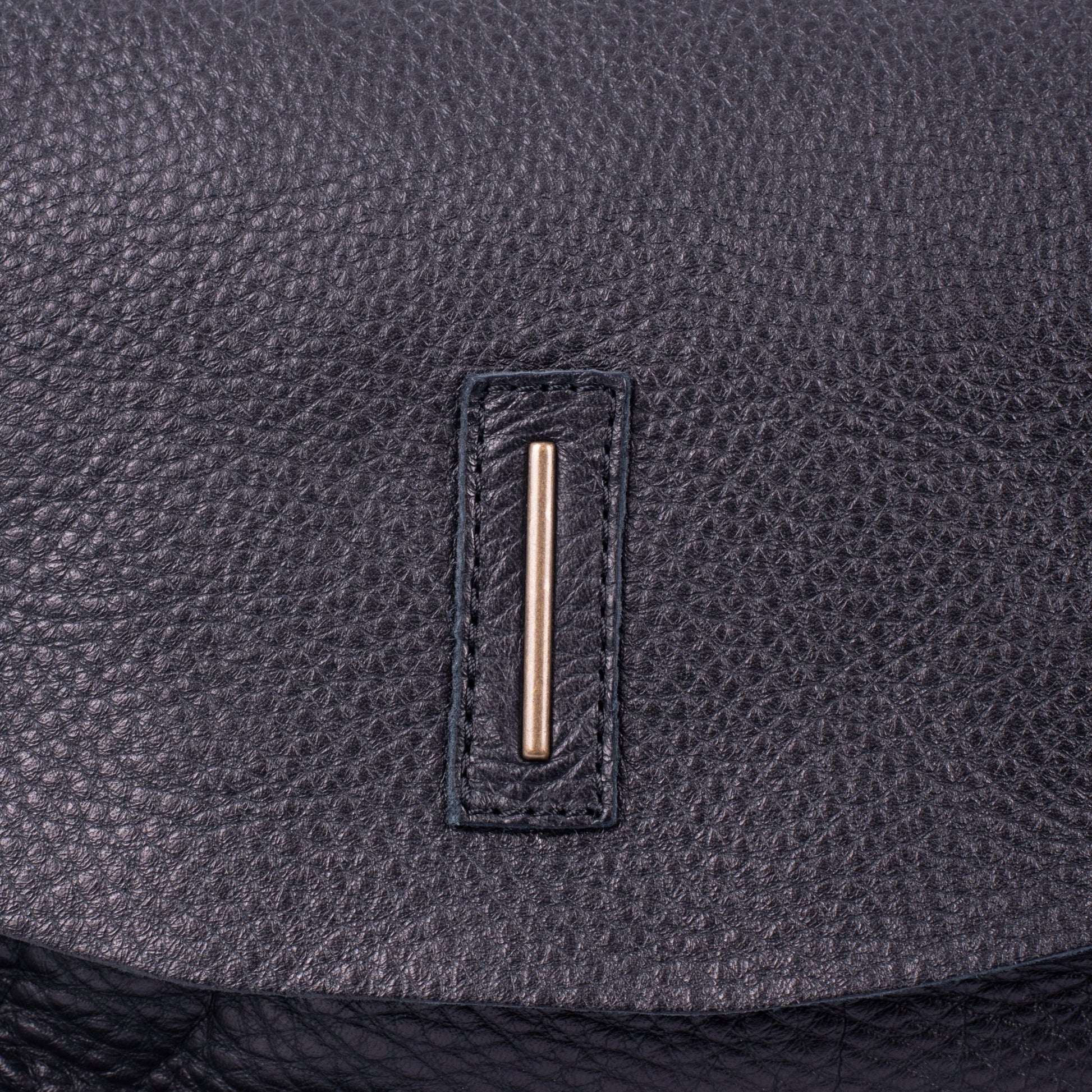Liv bull nero - patta a tracolla in pelle nera con zip - Marta Ray