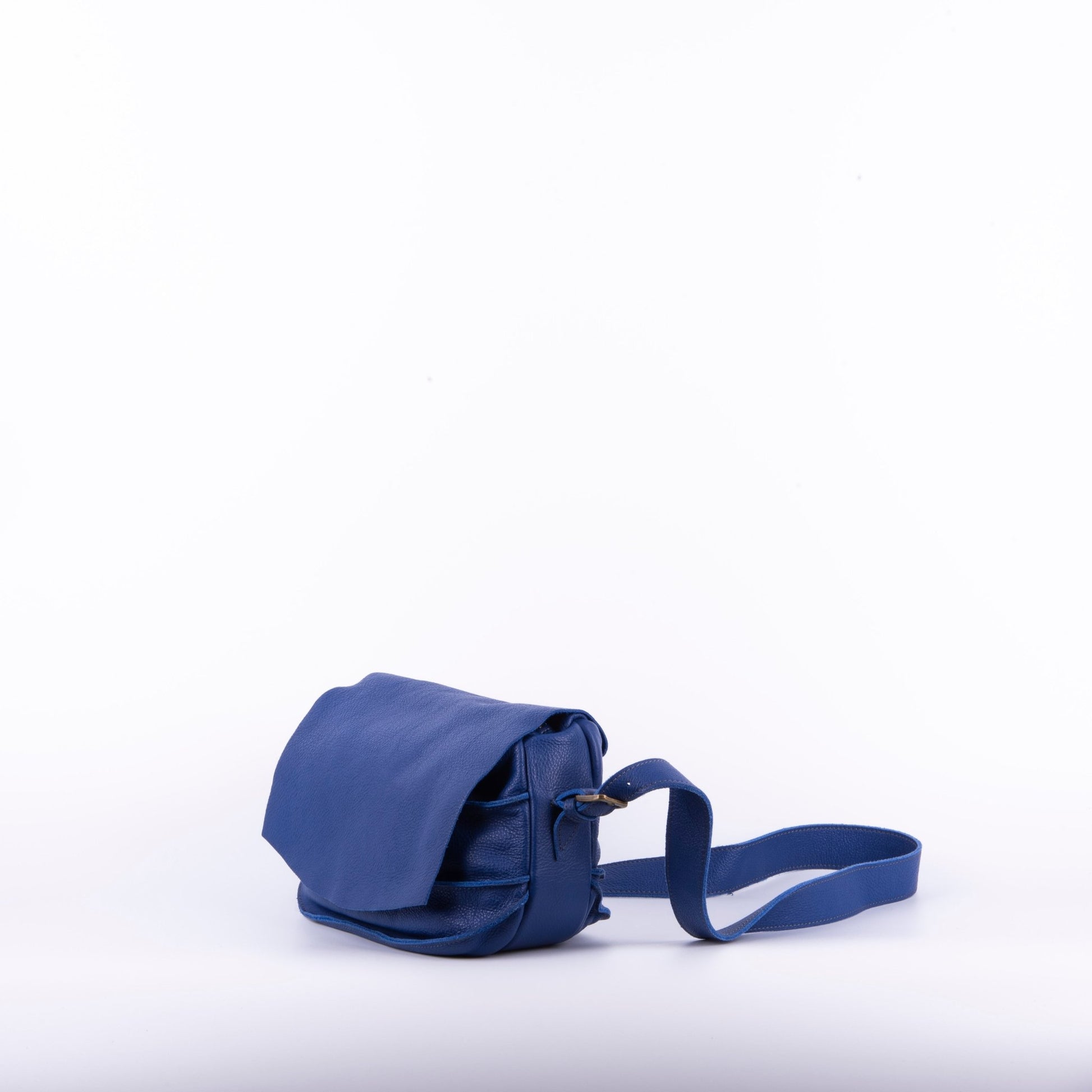 Liv new york blue bird - patta a tracolla in pelle martellata blu con zip - Marta Ray