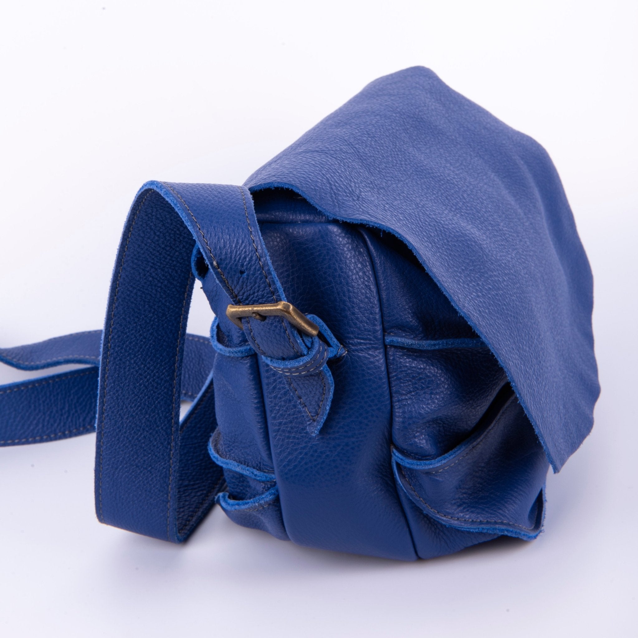 Liv new york blue bird - patta a tracolla in pelle martellata blu con zip - Marta Ray
