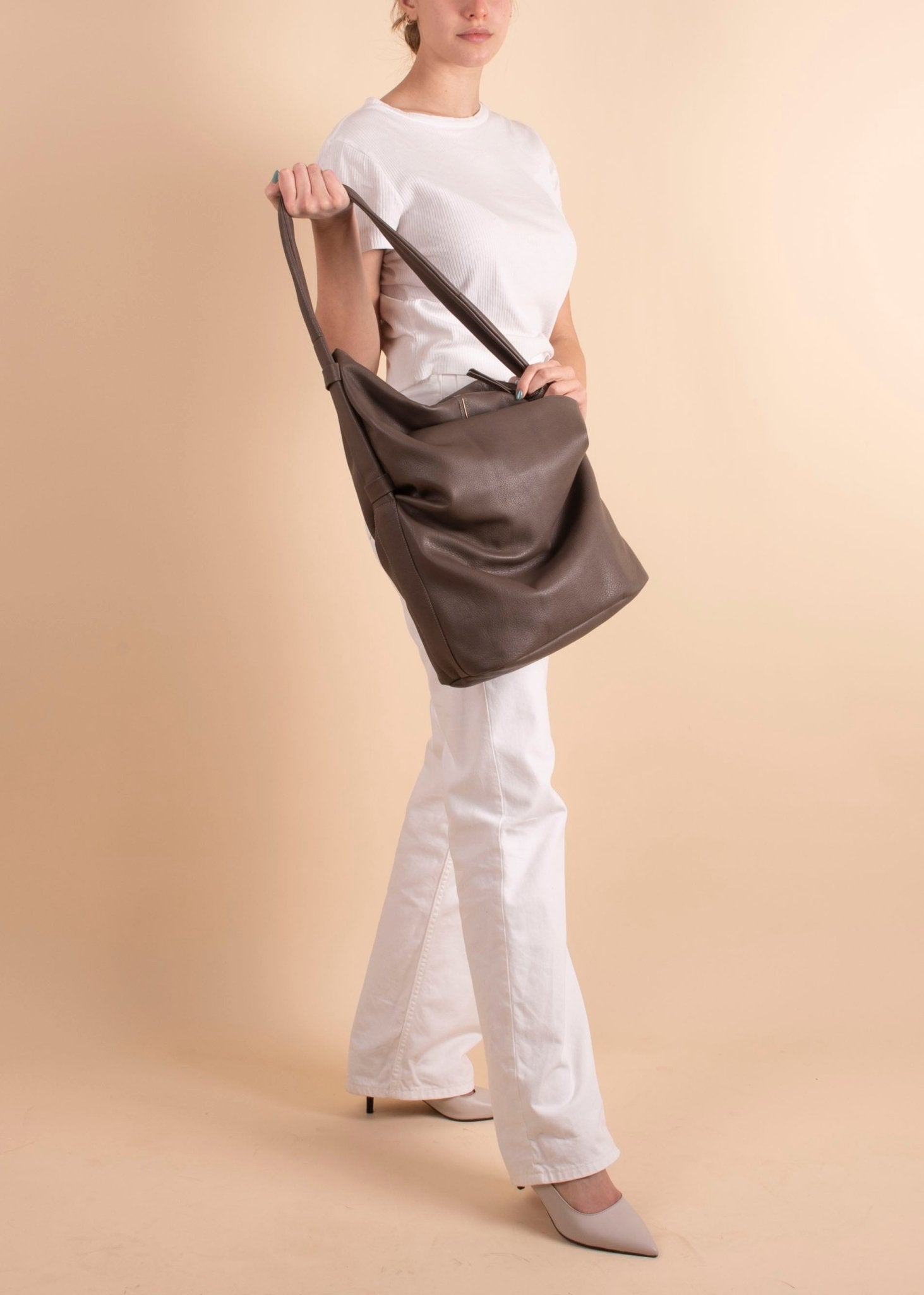 Mandy mousse smog - morbida borsa a tracolla in pelle grigia - Marta Ray
