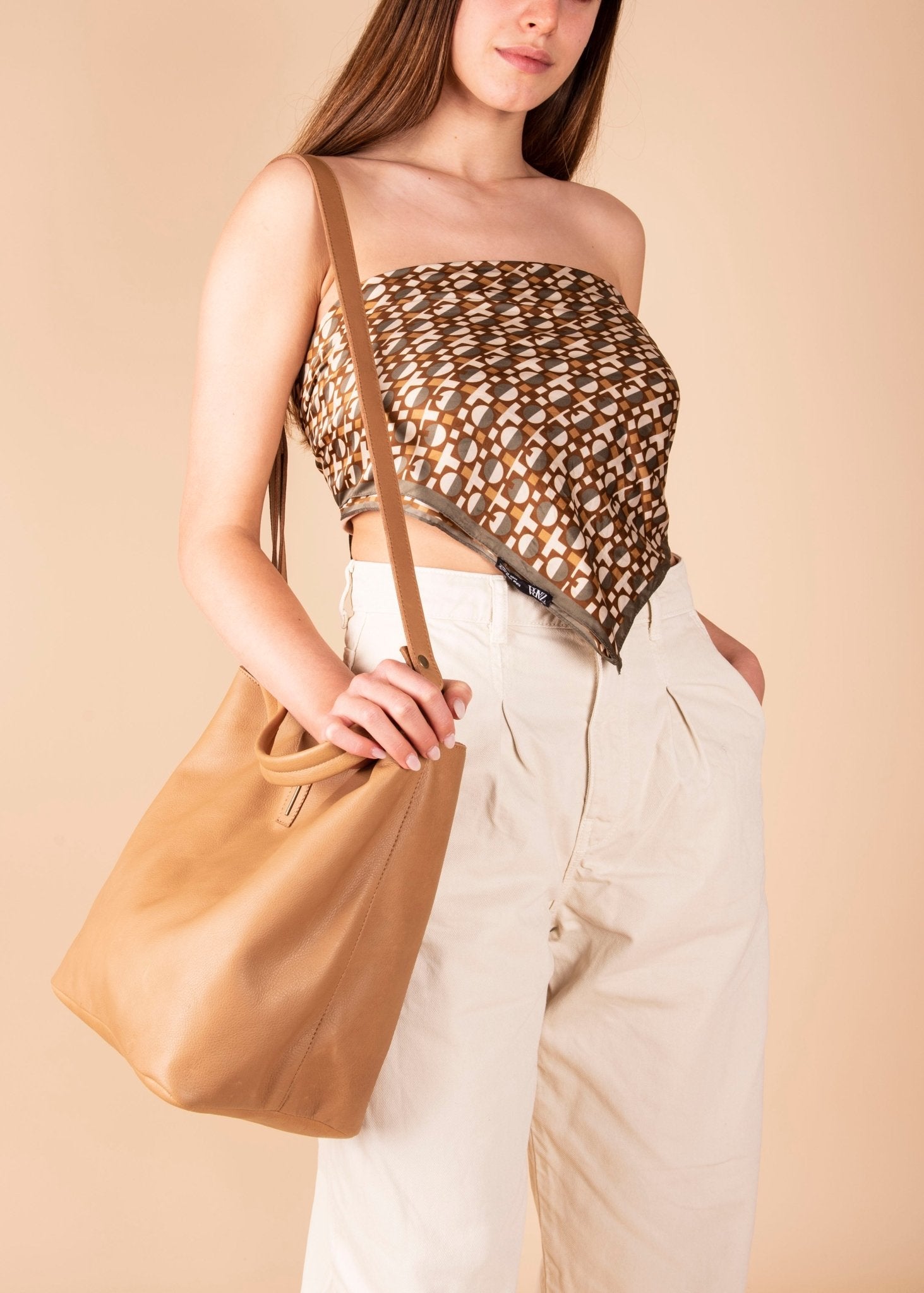Minsk mousse camel - borsa a spalla e tracolla morbida in pelle beige - Marta Ray