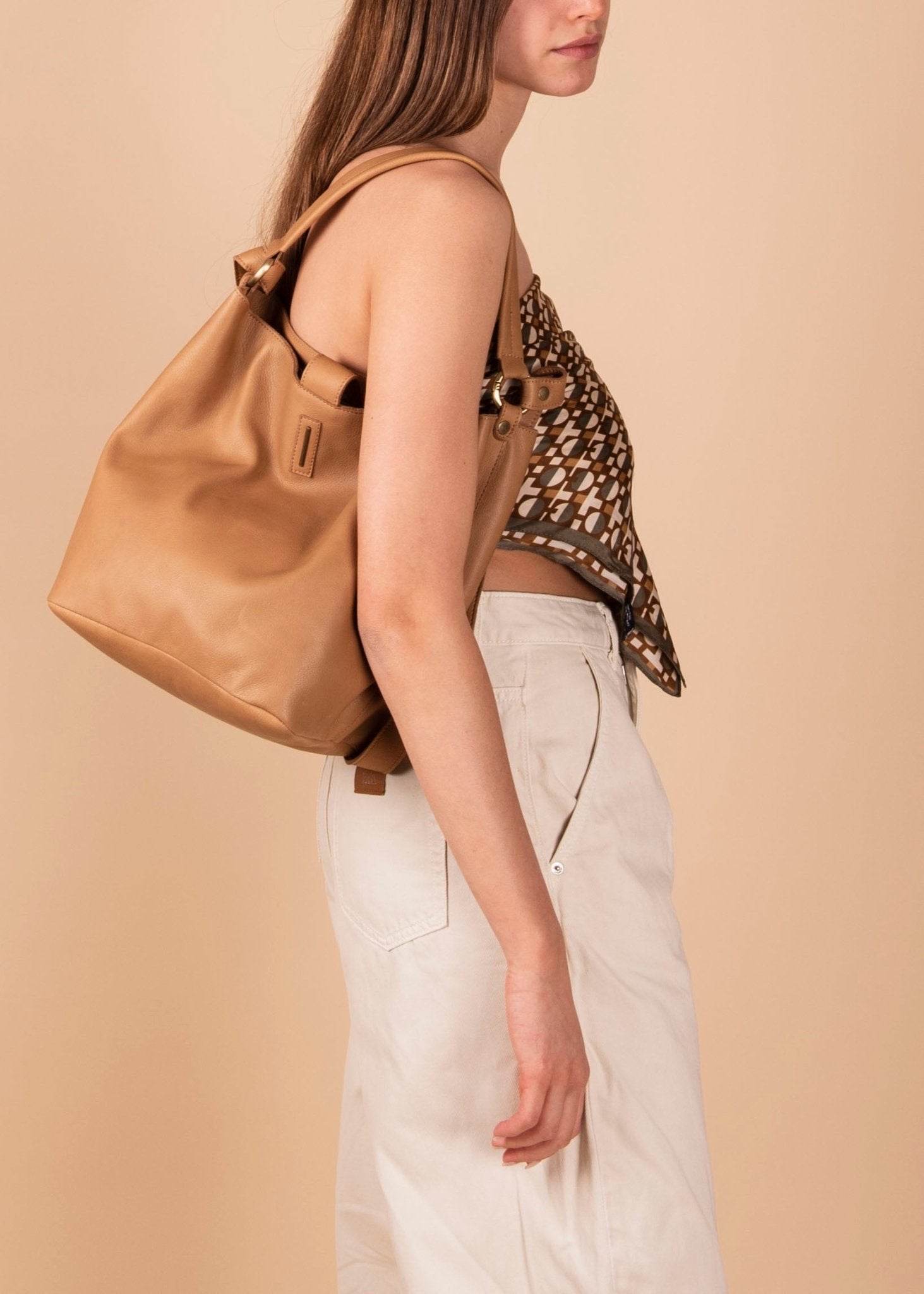 Minsk mousse camel - borsa a spalla e tracolla morbida in pelle beige - Marta Ray