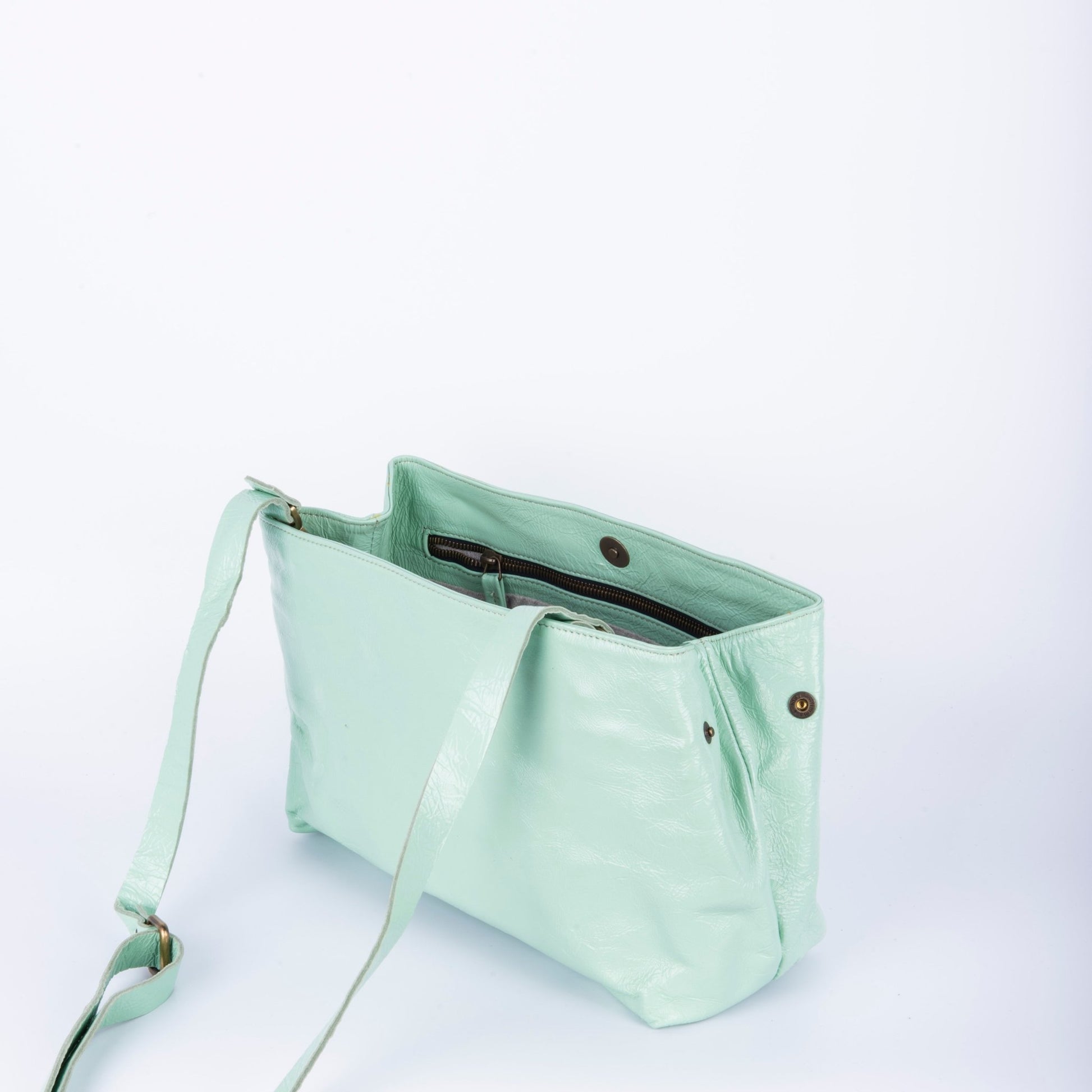 Mizuki naplak verde acqua - borsa a tracolla in vernice verde - Marta Ray