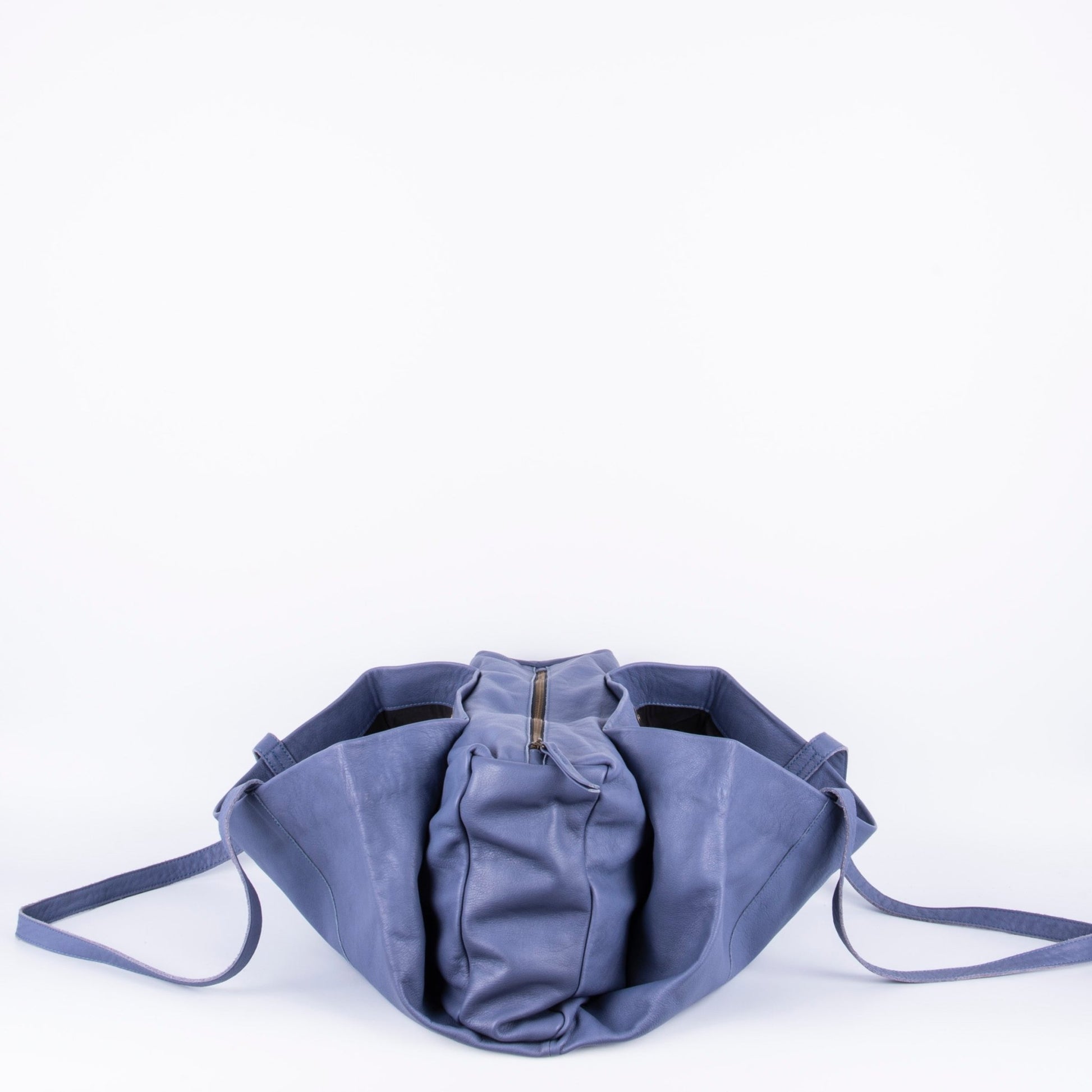 Ona bicolor crepuscolo - borsa a spalla grande in pelle morbida blu - Marta Ray