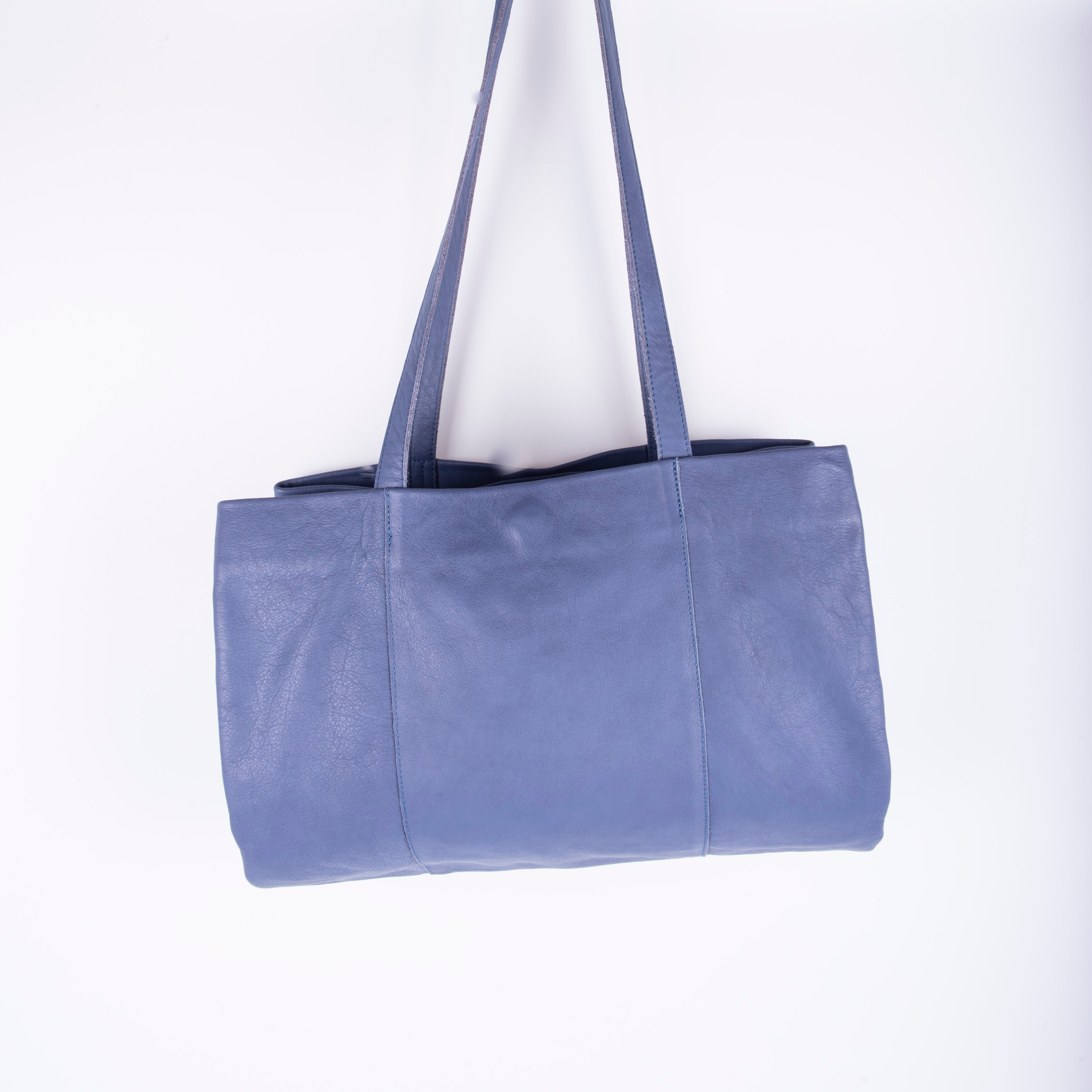 Ona bicolor twilight - large shoulder bag in blue soft leather