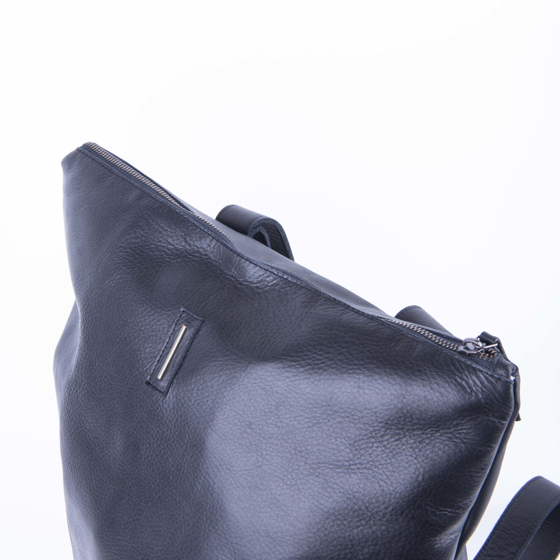 Rumi mousse nero - zaino in pelle nera - Marta Ray