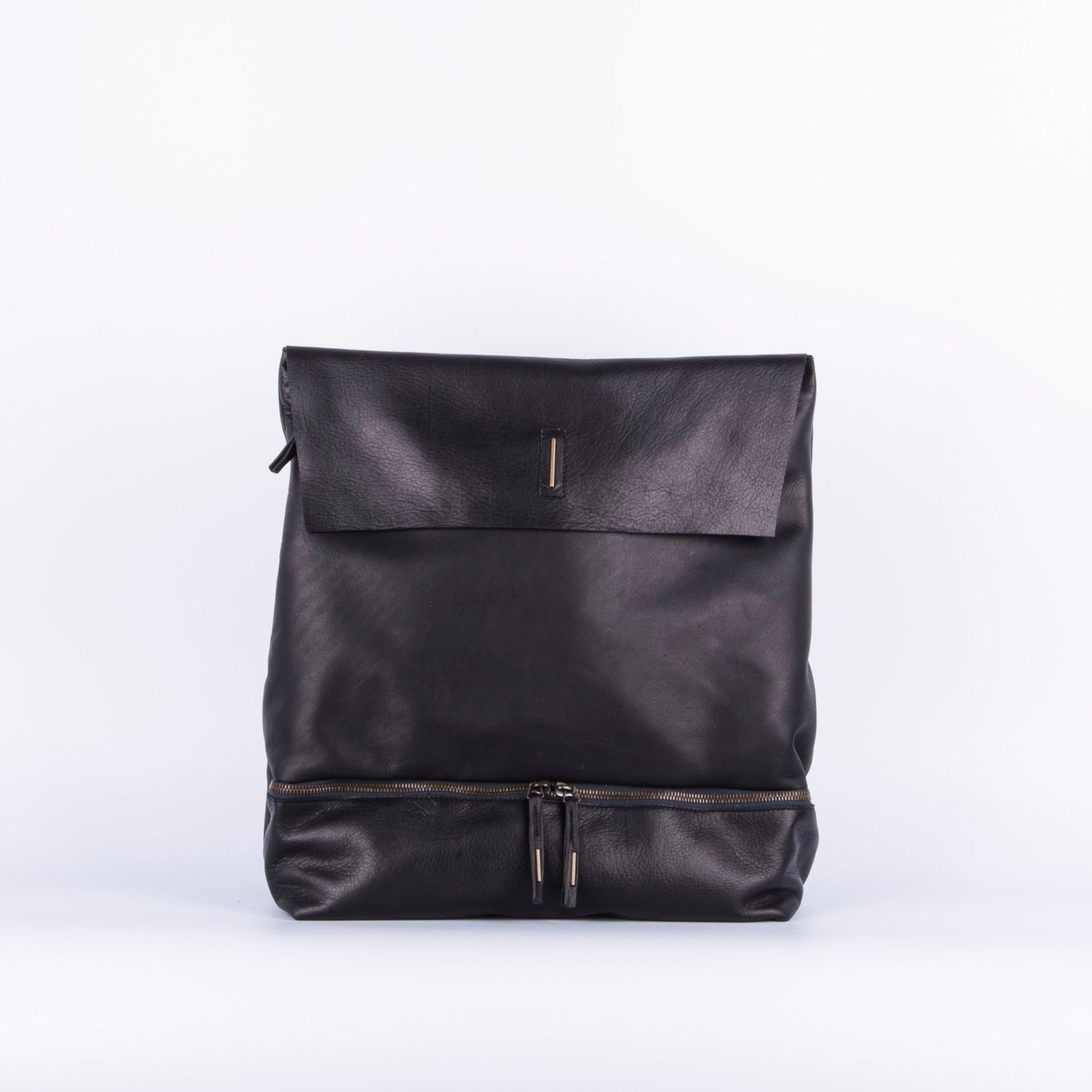 Sack mousse nero - zaino monospalla in pelle nera - Marta Ray
