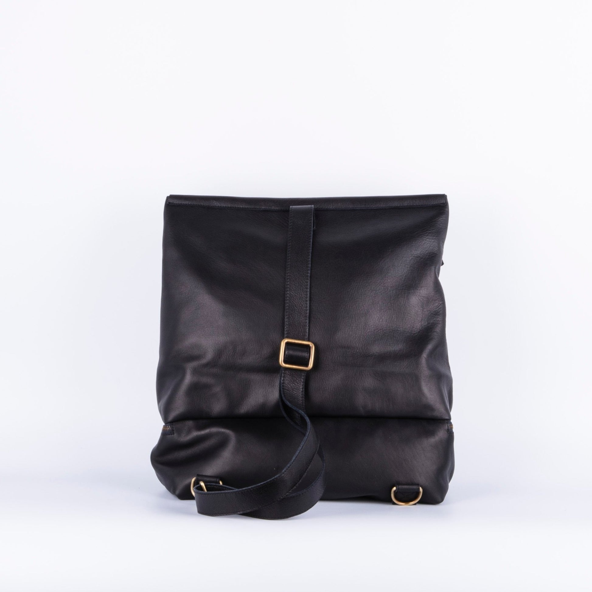 Sack mousse nero - zaino monospalla in pelle nera - Marta Ray