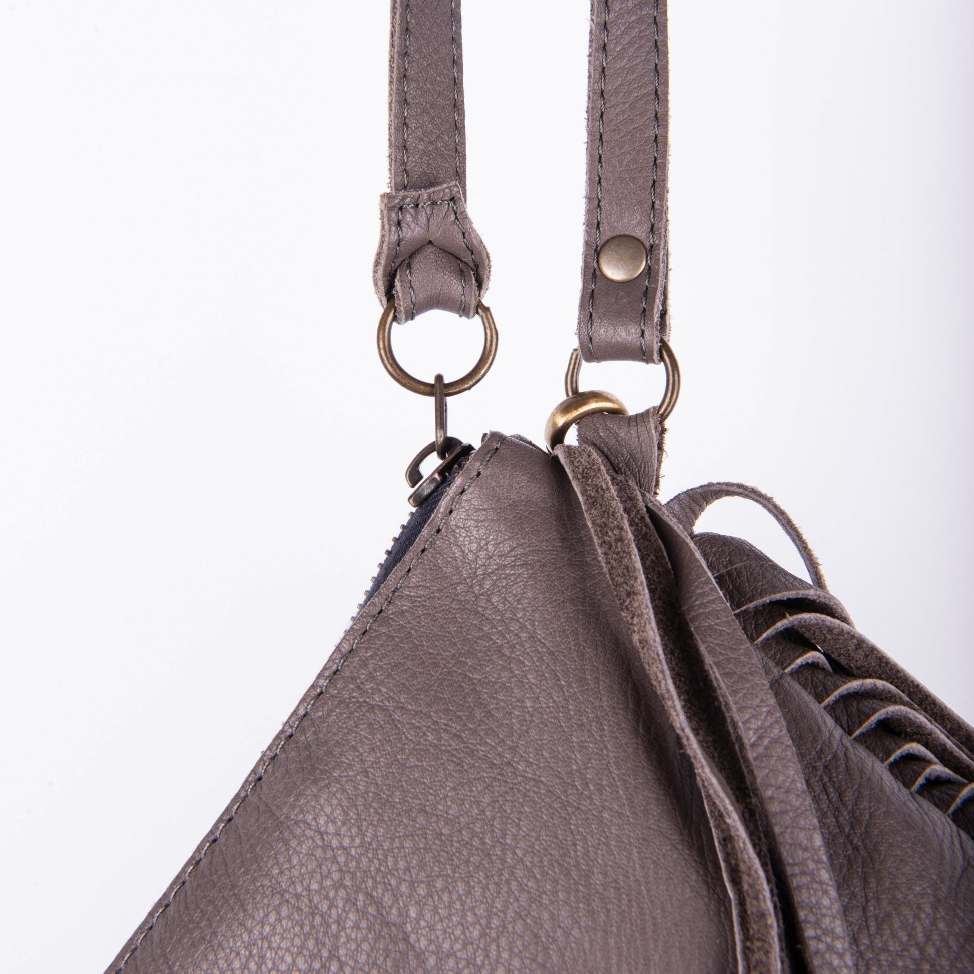 Sissy mousse grigio - pochette a tracolla in pelle grigia - Marta Ray