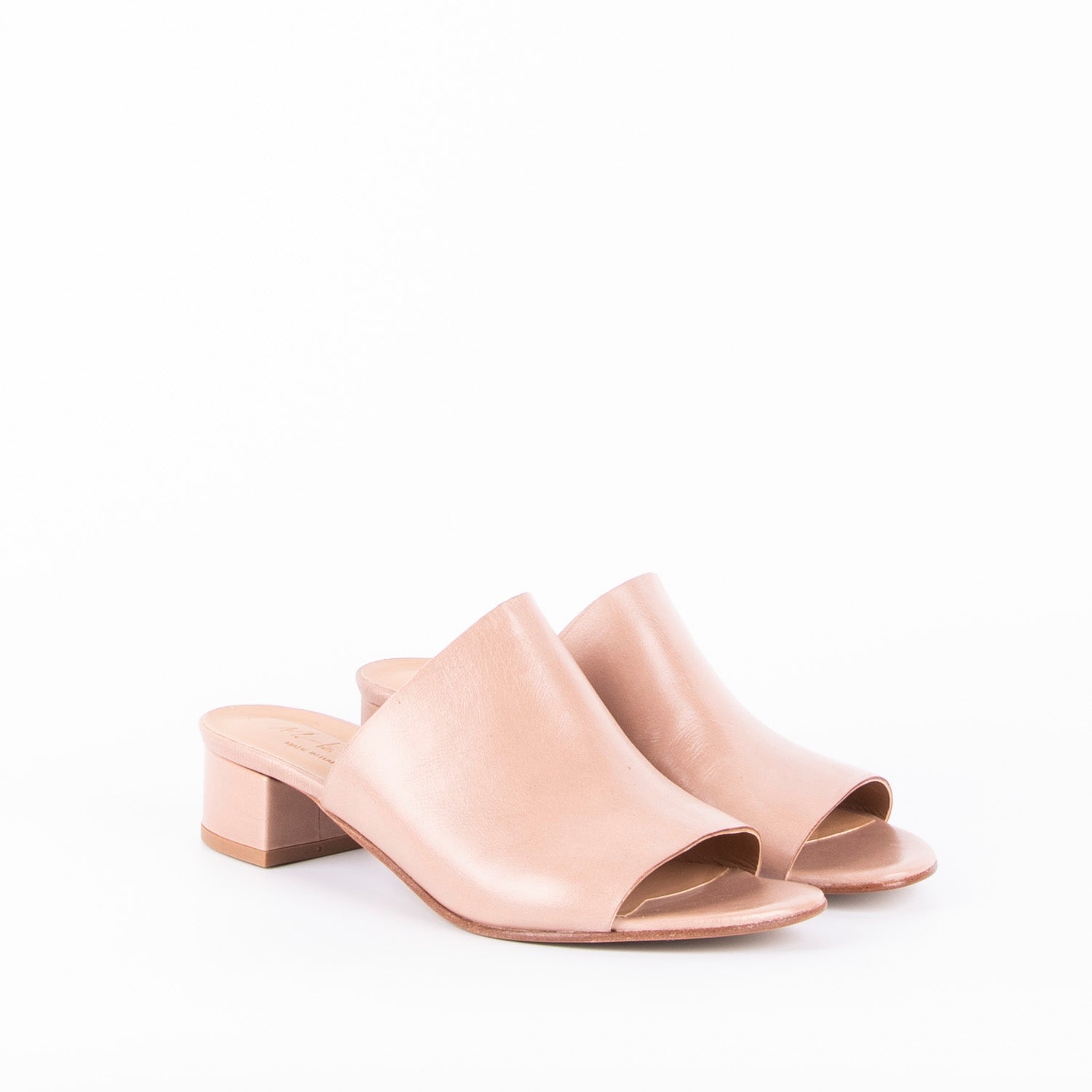 Tecla mousse nudo