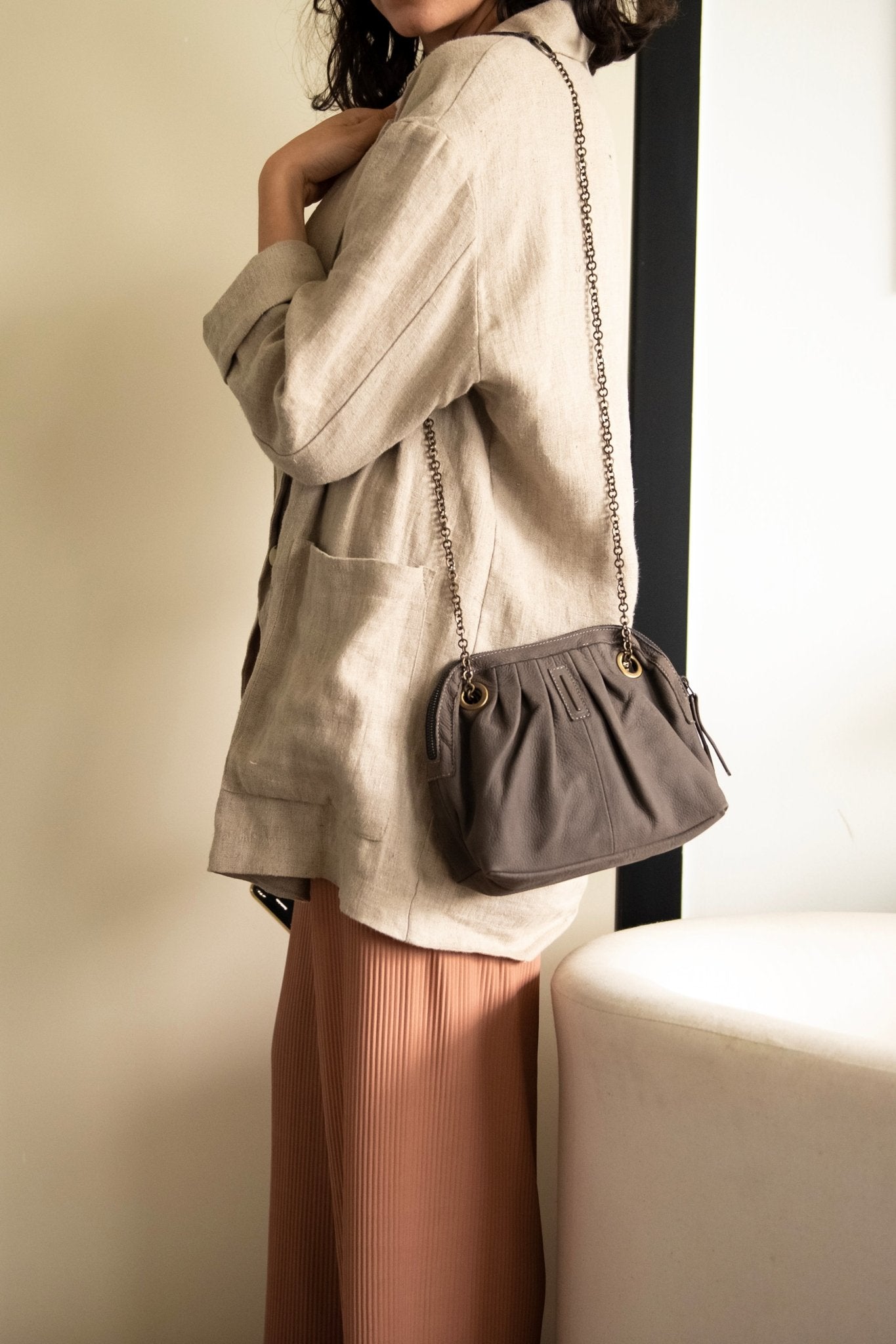 Vicky long beach navy - borsa piccola a tracolla in pelle blu con zip - Marta Ray