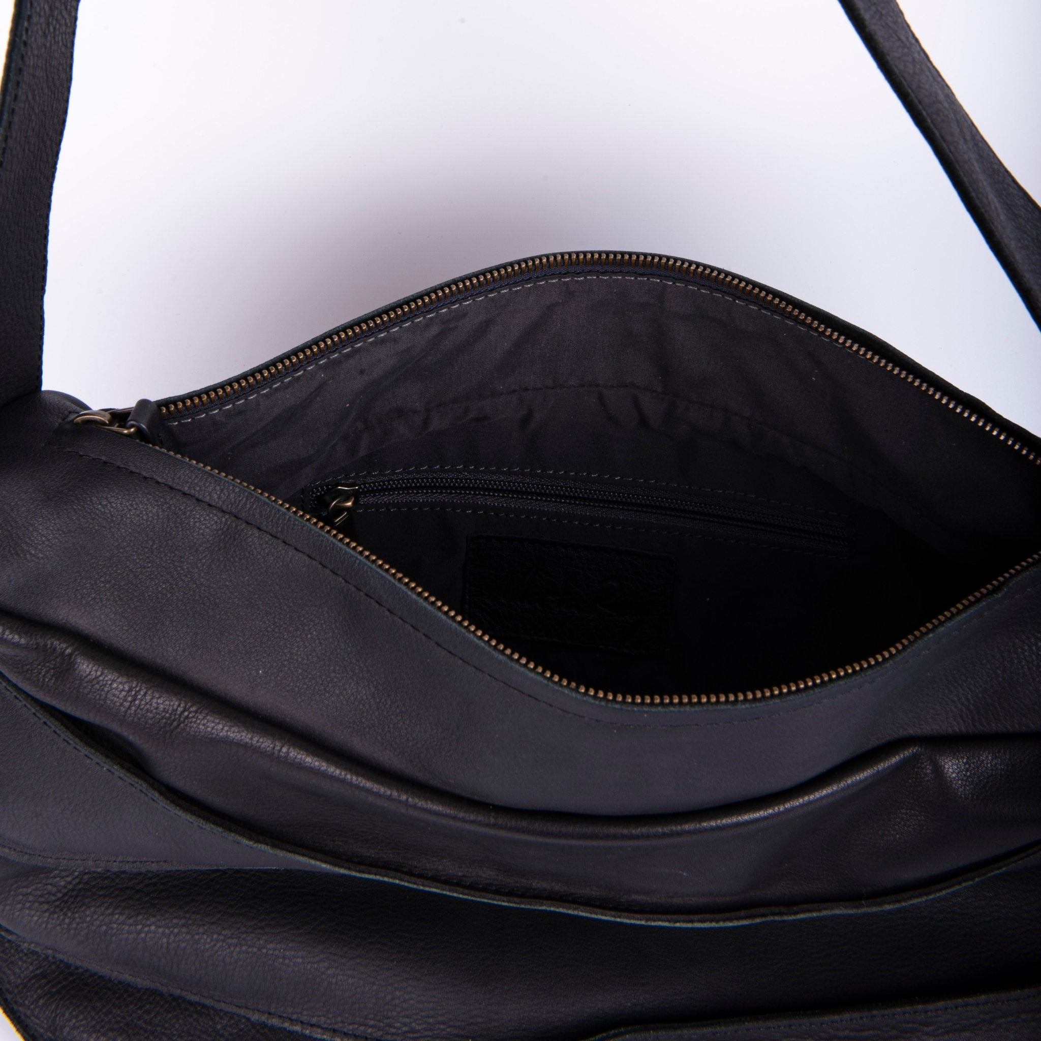 Virna denver nero - borsa a spalla in pelle martellata nera - Marta Ray