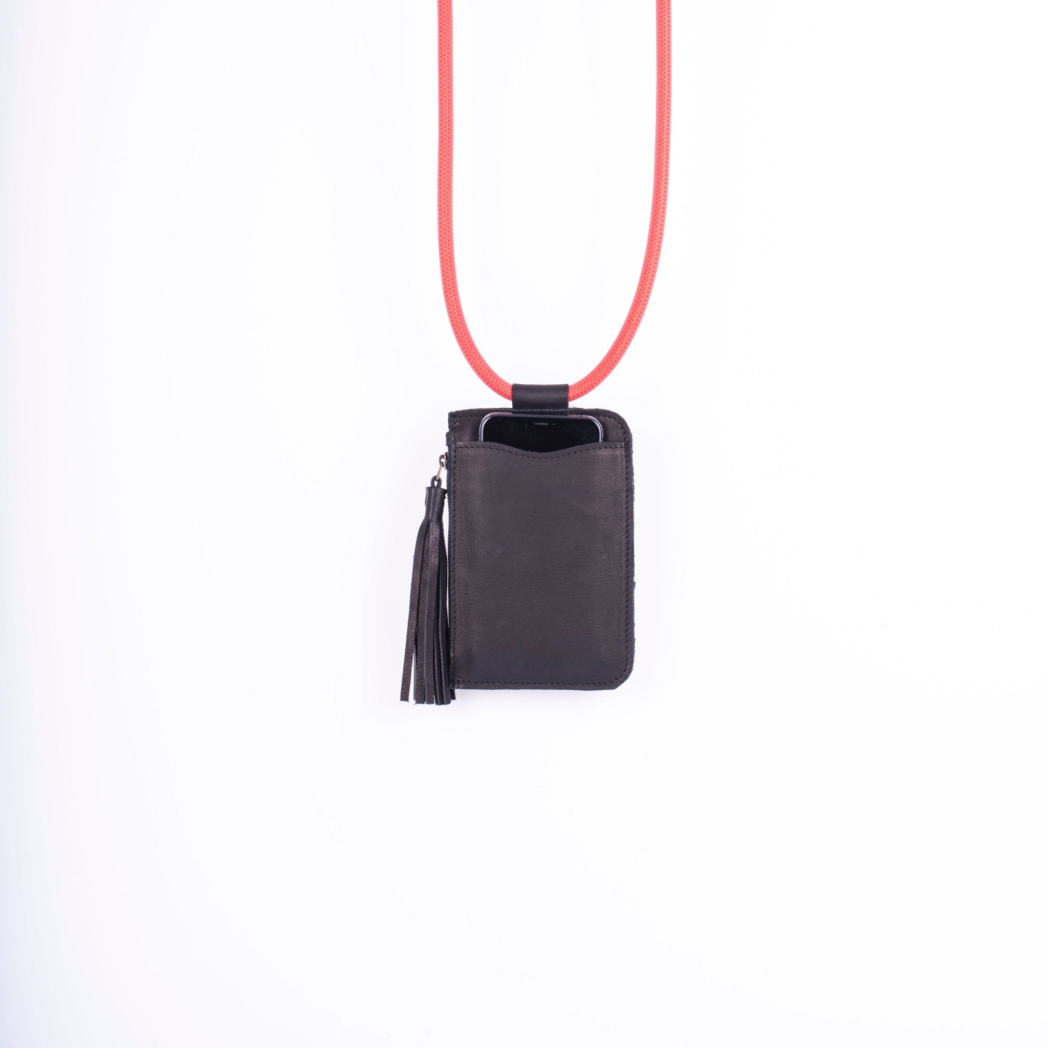 Yara cerato nero + corallo - portacellulare in pelle nera e tracolla corallo - Marta Ray