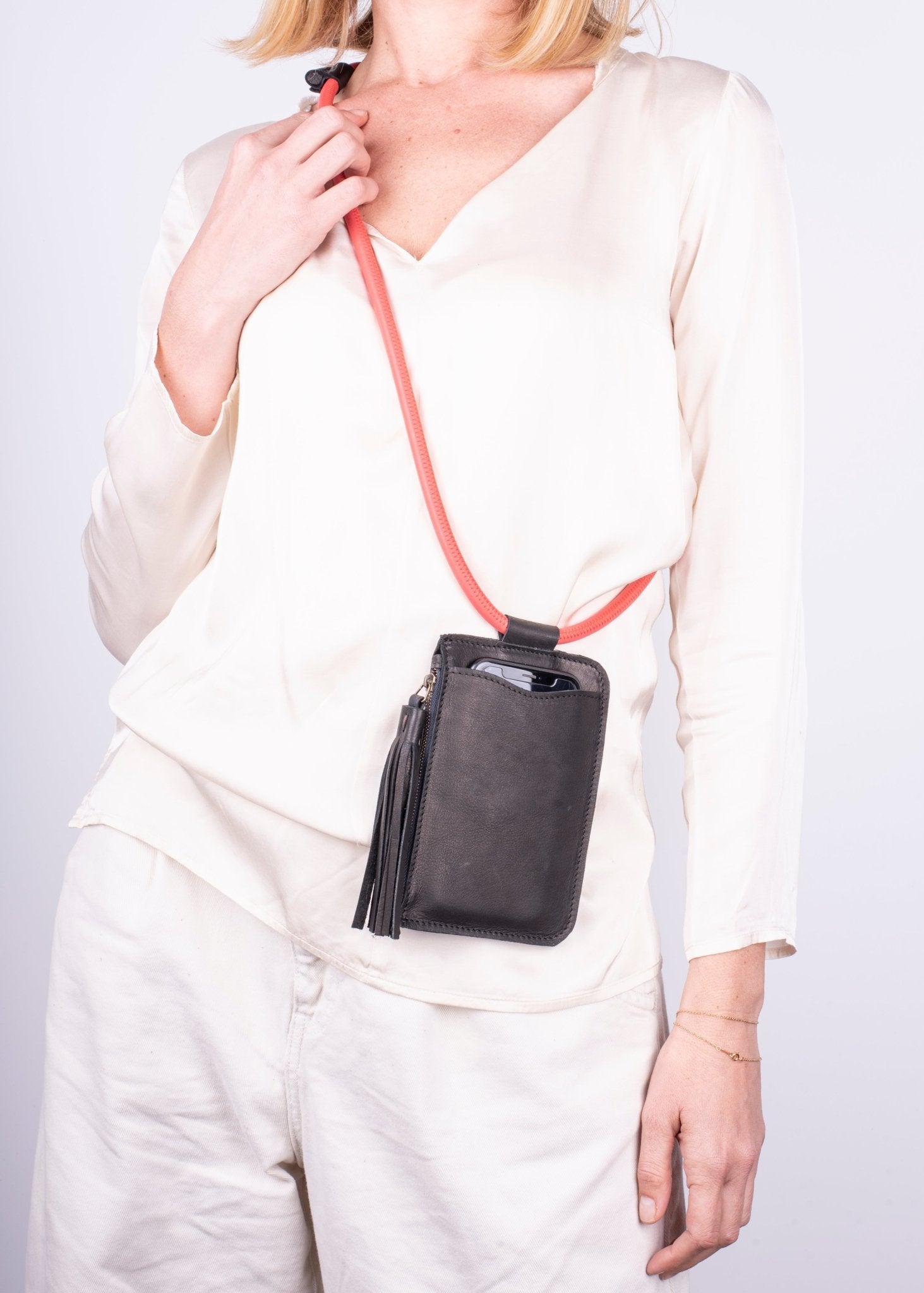 Yara cerato nero - portacellulare in pelle nera - Marta Ray