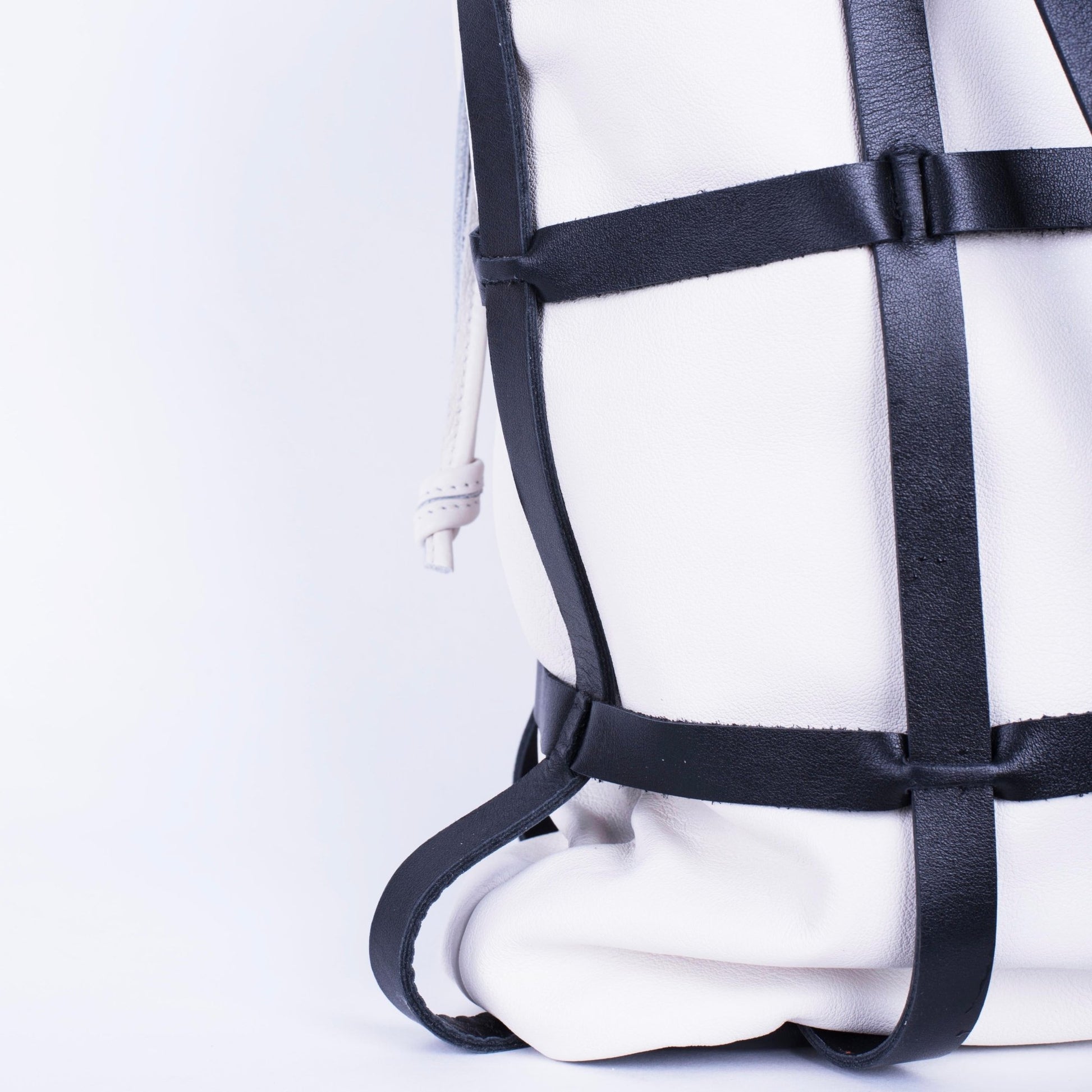 Yori trill nero+ mousse gesso - borsa shopping in pelle bianca e nera - Marta Ray