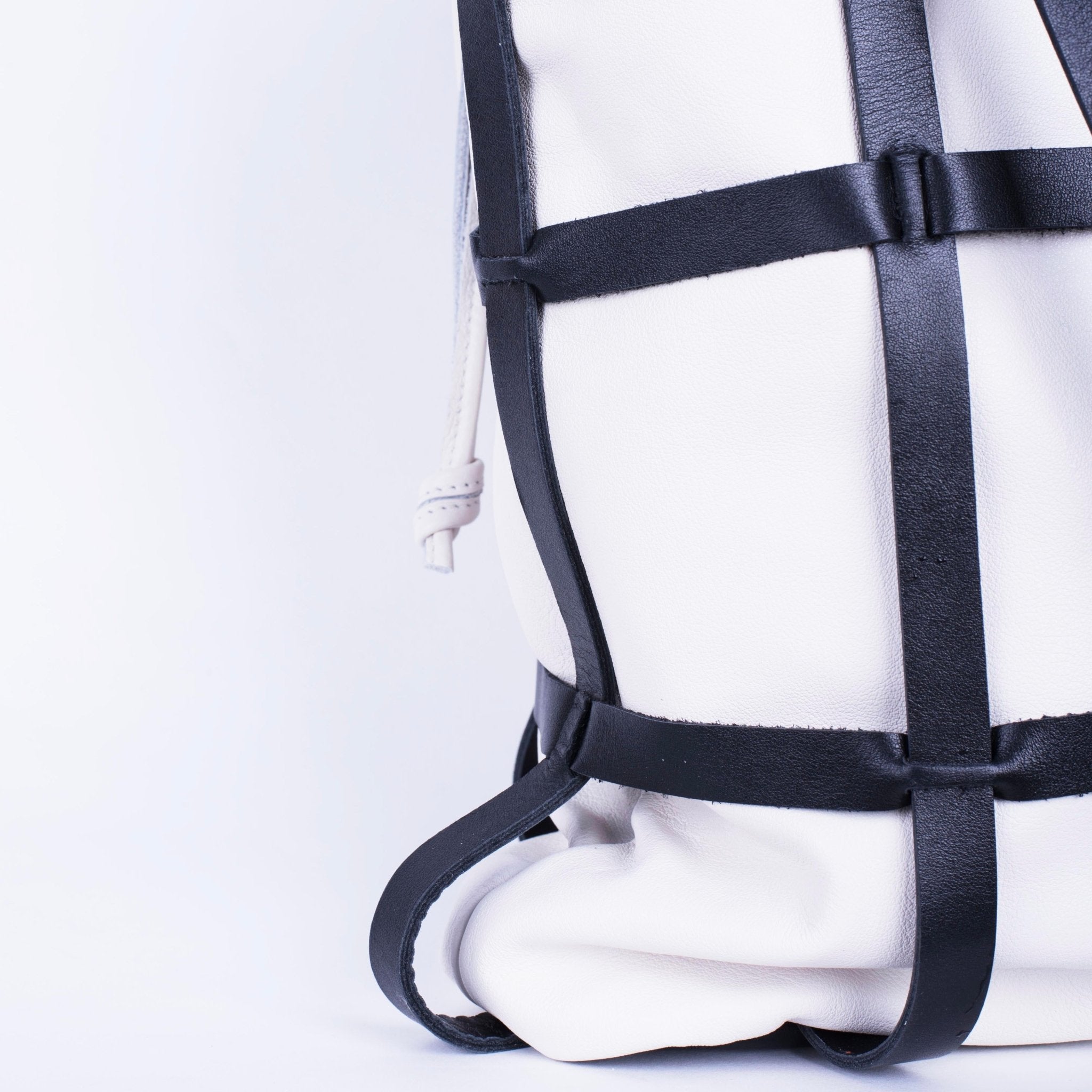 Yori trill nero+ mousse gesso - borsa shopping in pelle bianca e nera - Marta Ray