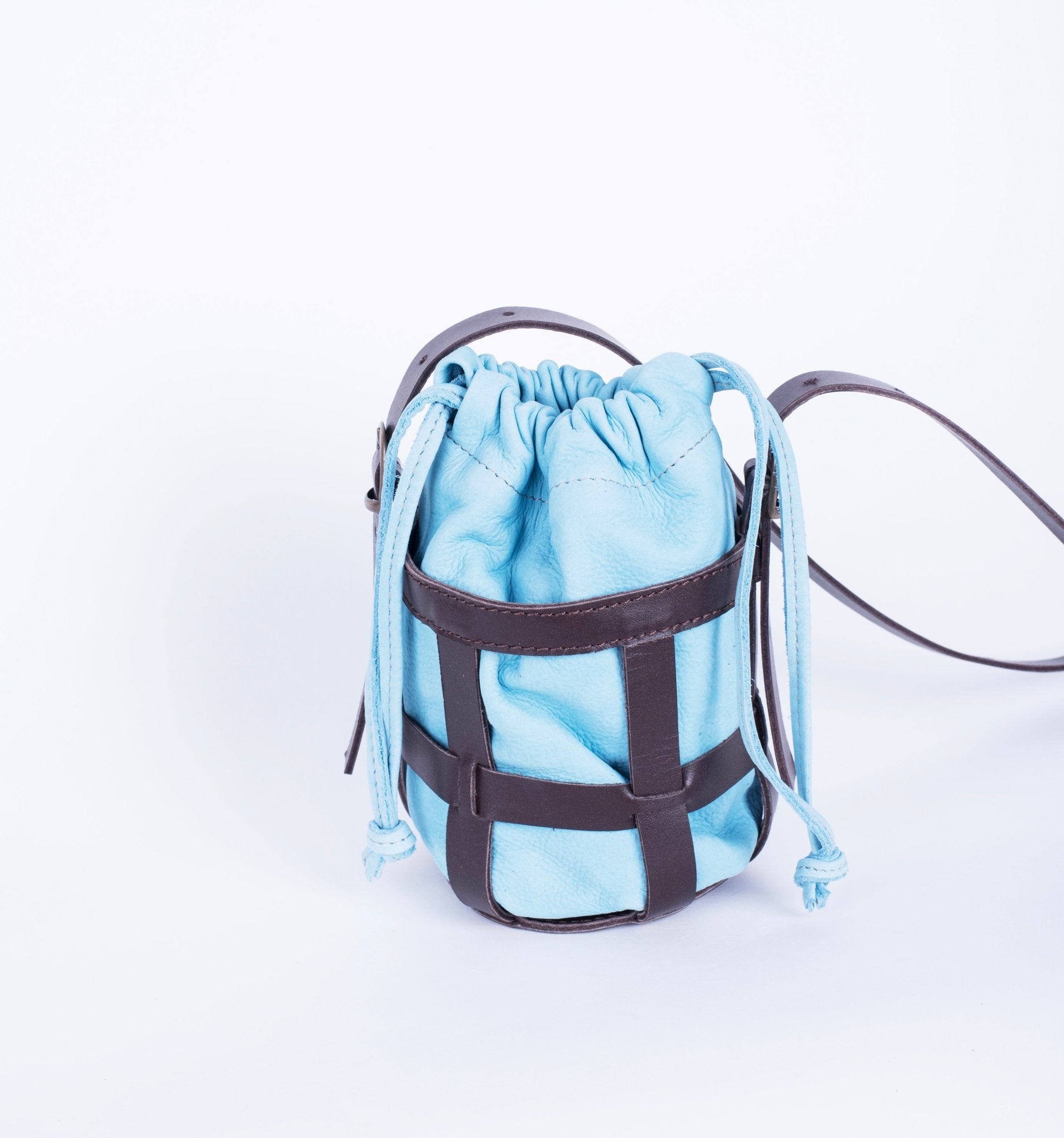 Yoshi trill tabacco+ long beach acqua - secchiello in pelle a tracolla intrecciata marrone e azzurro - Marta Ray