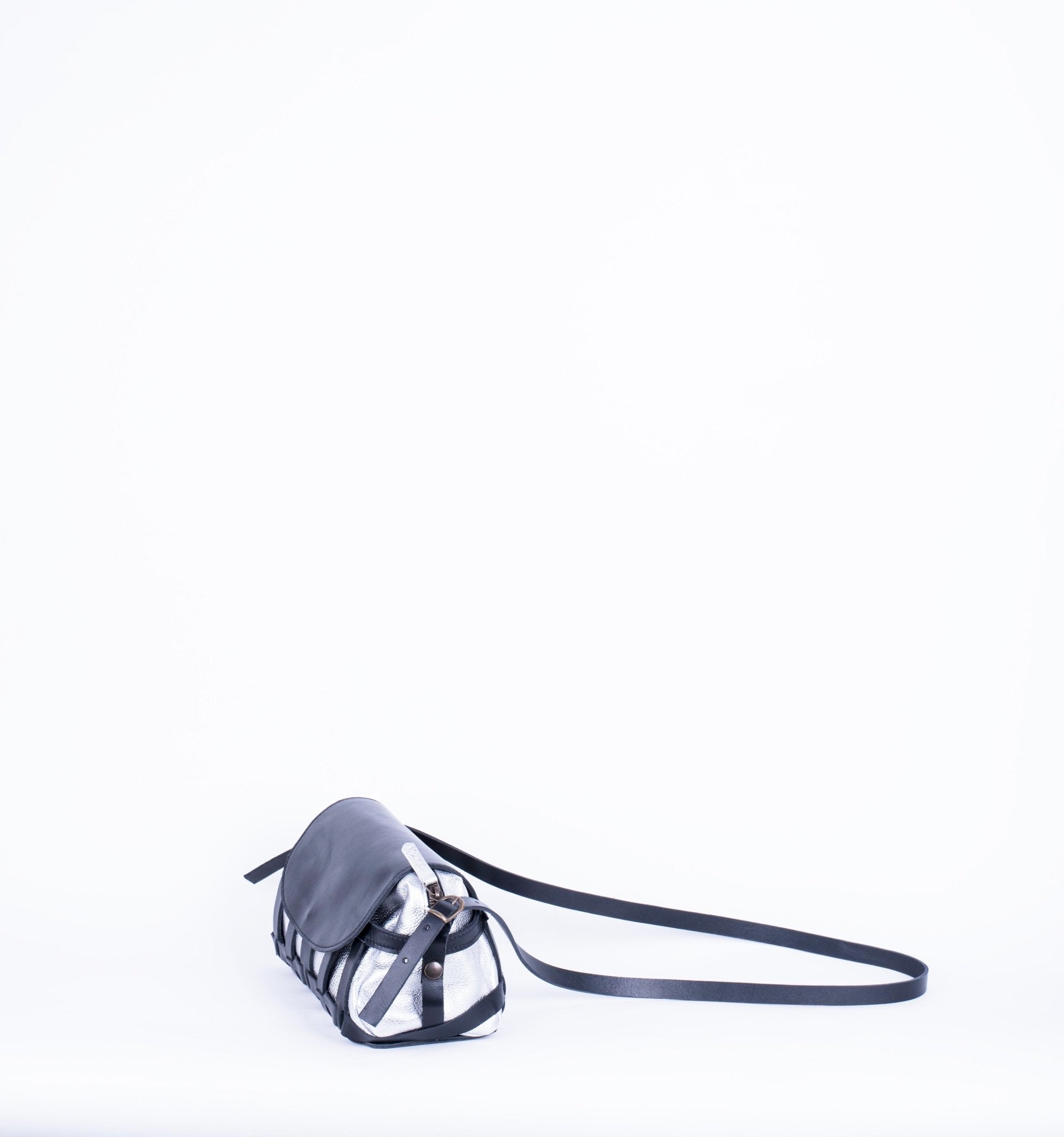 Yu trill nero+ laminato panna - borsa a tracolla in pelle nera e argentata intercambiabile - Marta Ray