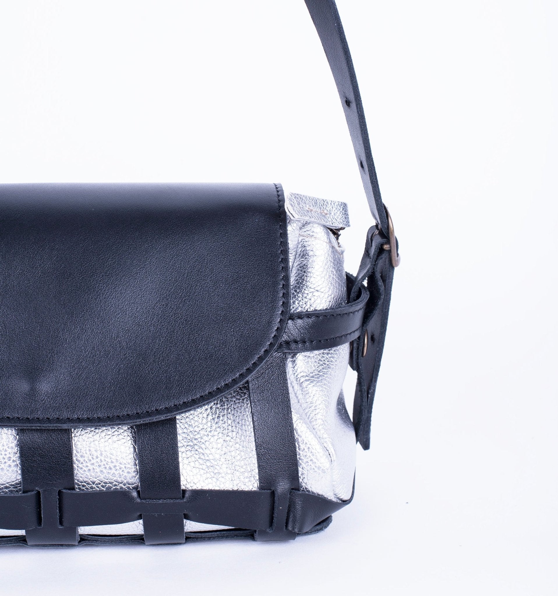 Yu trill nero+ laminato panna - borsa a tracolla in pelle nera e argentata intercambiabile - Marta Ray