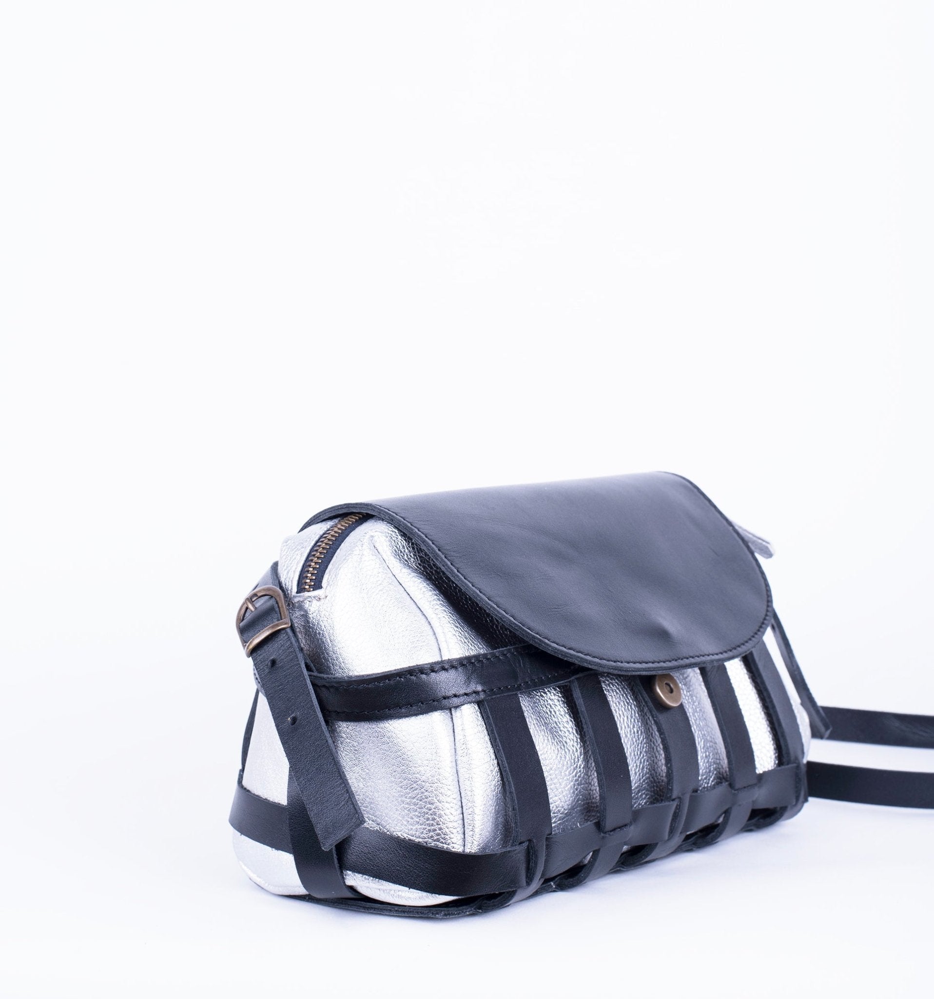 Yu trill nero+ laminato panna - borsa a tracolla in pelle nera e argentata intercambiabile - Marta Ray
