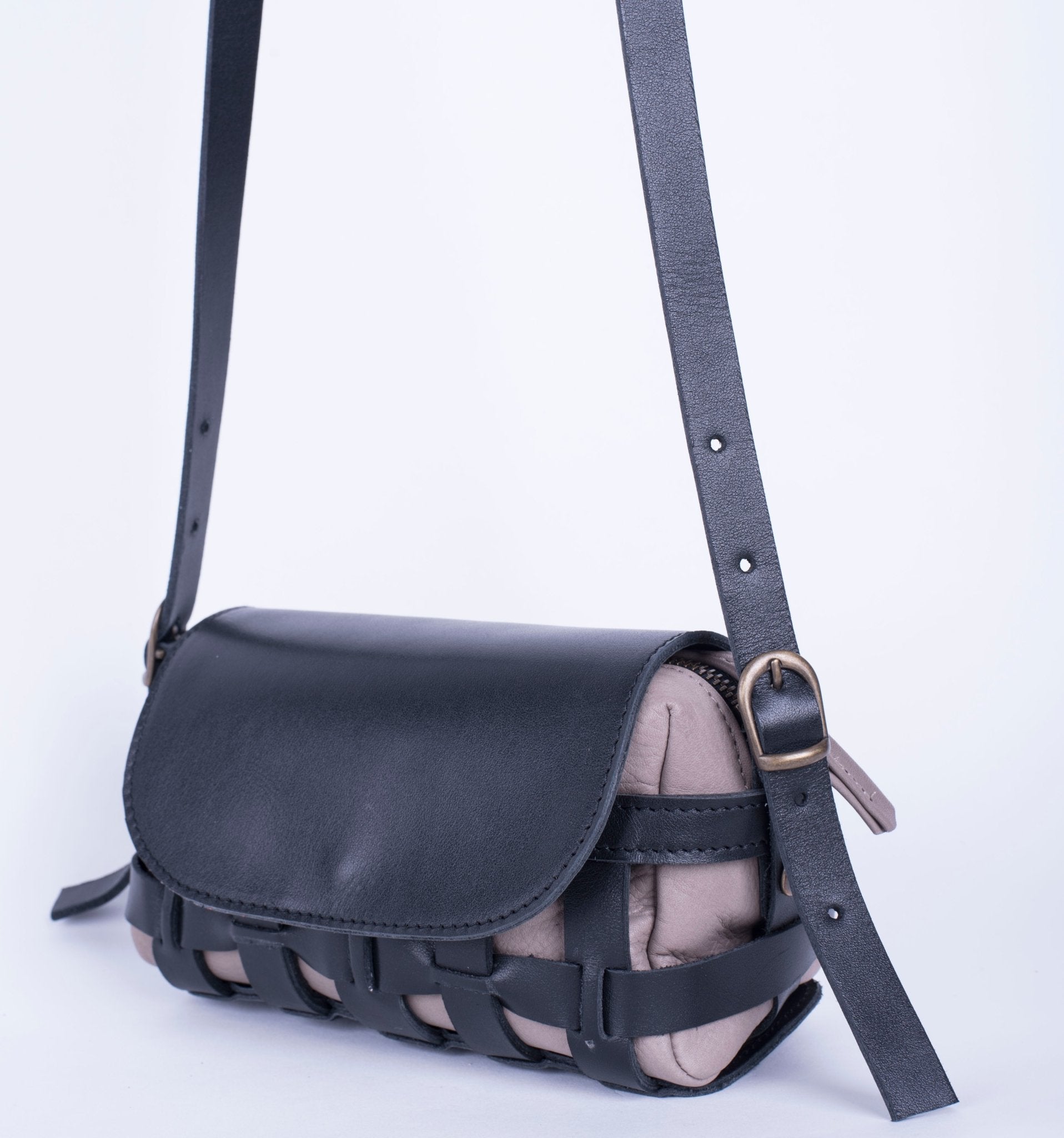 Yuma trill nero + mousse malto - borsa a tracolla in pelle nera e beige intercambiabile - Marta Ray
