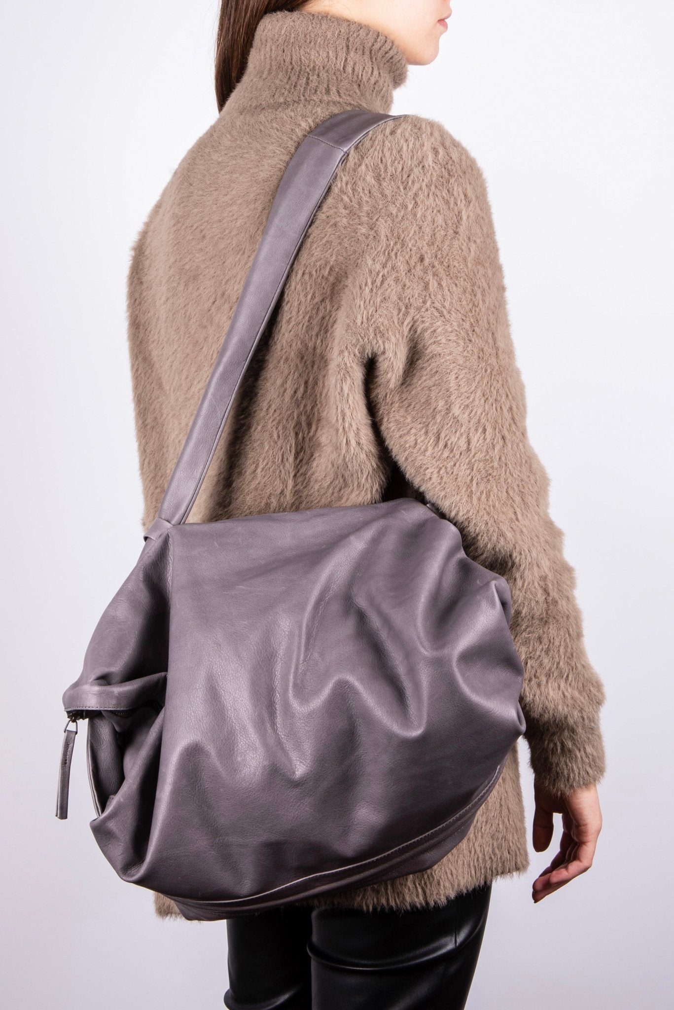 Zosia mousse frozen - zaino in pelle grigia trasformabile in borsa a spalla o a tracolla - Marta Ray
